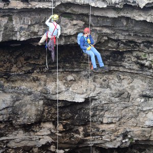 Devil's Sinkhole Descent